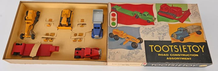 TOOTSIETOY #6000 ROAD CONSTRUCTION SET w/ BOX