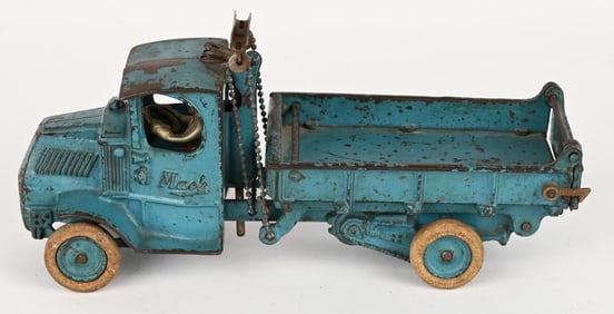 ARCADE CAST IRON MACK T-BAR DUMP TRUCK