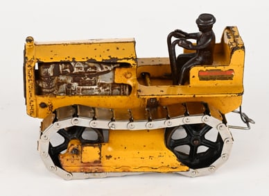 ARCADE CAST IRON CATERPILLAR DIESEL TRACTOR