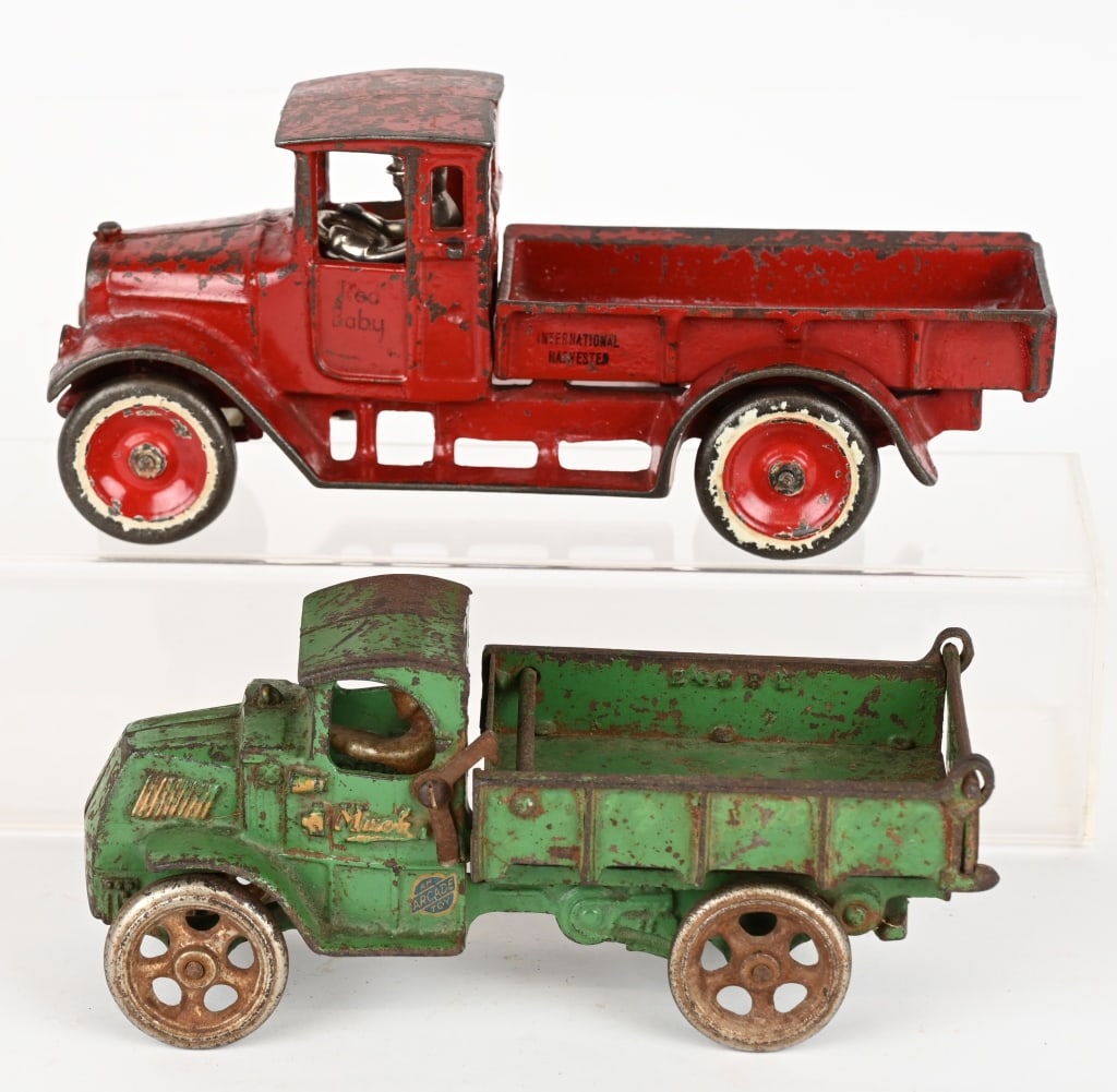 2- ARCADE CAST IRON TRUCKS (1 of 9)