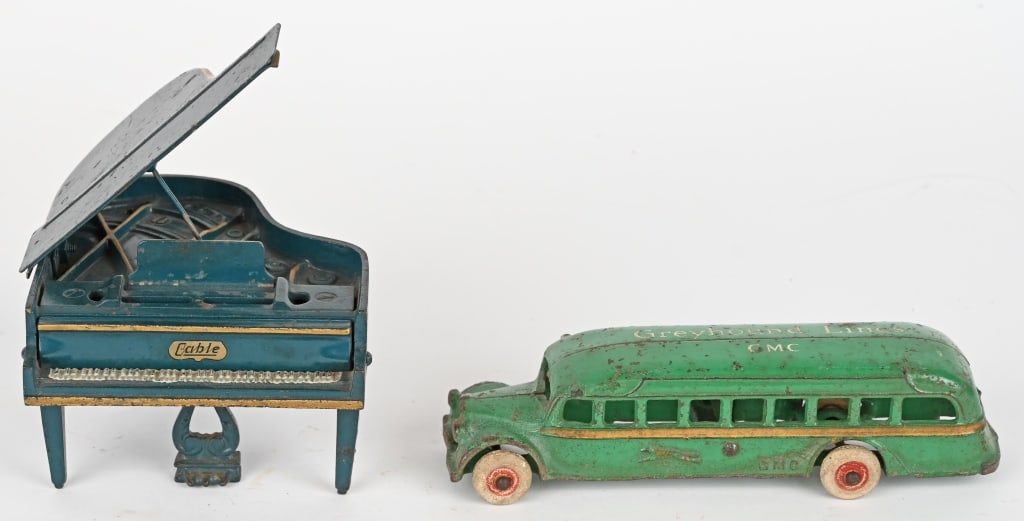 ARCADE CAST IRON GMC BUS & GRAND PIANO (1 of 10)