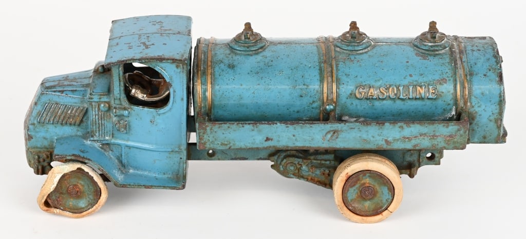 ARCADE CAST IRON MACK GASOLINE TANKER: Arcade cast iron Gasoline Tanker. All original with cast iron tank. Oriignal tirez have wear. No cracks or repair. 13" Very Good