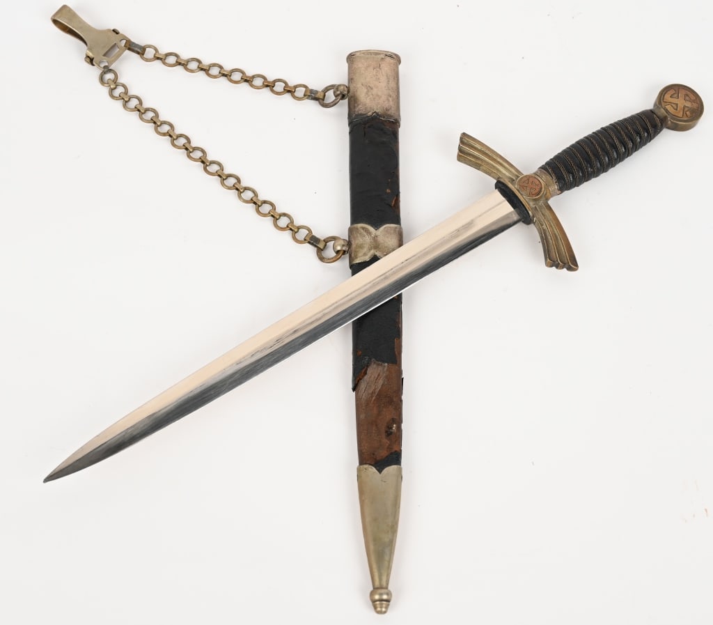 WWII NAZI GERMAN 1st MODEL LUFTWAFFE DAGGER WW2: Blade marked with deeply acid etched manufacturers logo Paul Weyersburg 12.1" blade, 17.75" overall length. Bright nickel/silver plated and drop forged steel double edged stiletto style blade wit