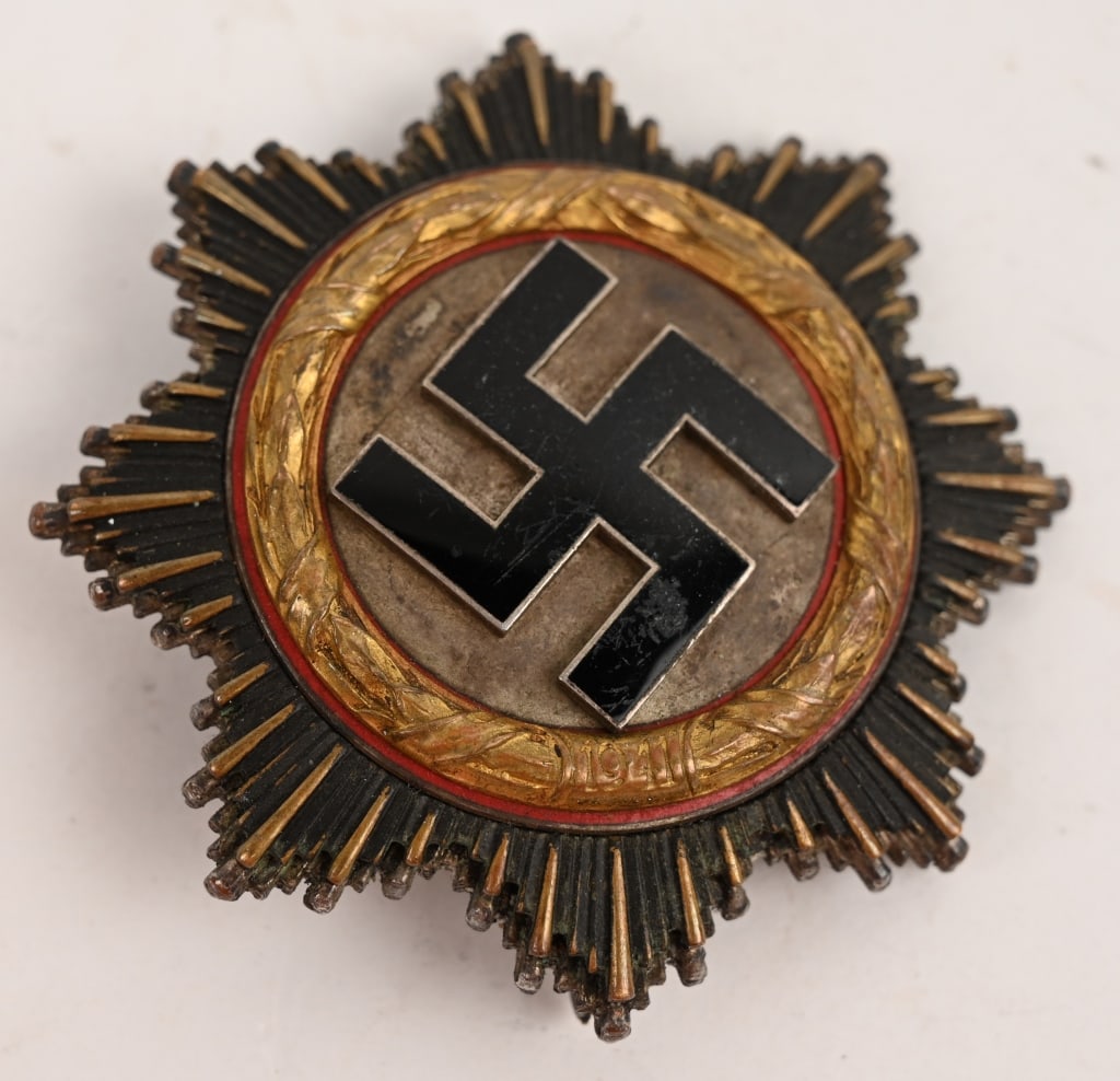 WWII NAZI GERMAN CROSS IN GOLD #20 COMBAT WORN WW2 (1 of 3)