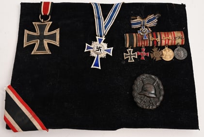 WWI & WWII NAZI GERMAN FUNERAL PILLOW MEDAL LOT