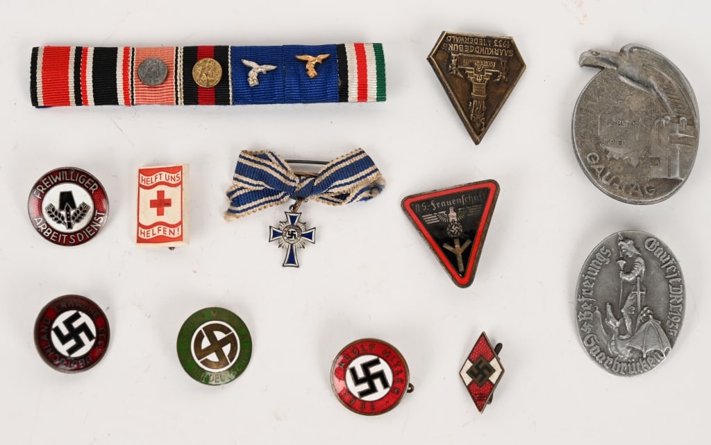 WWII NAZI GERMAN PARTY BADGE & TINNIE LOT WW2 (1 of 6)
