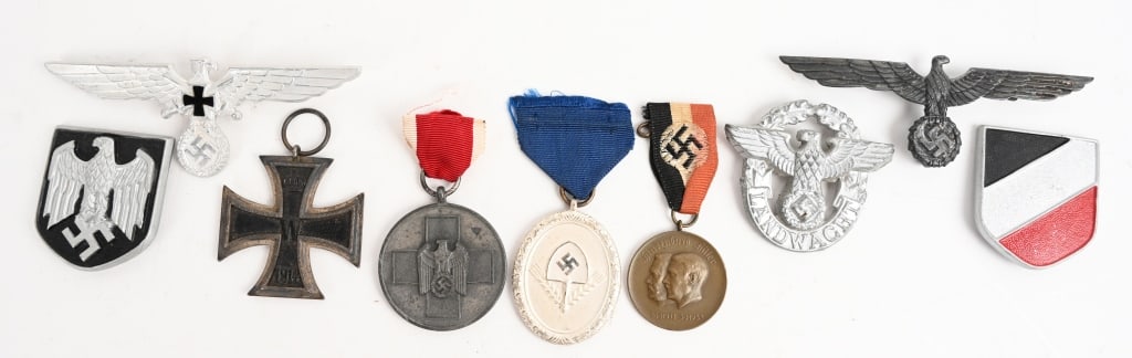 WWII NAZI GERMAN MEDAL & INSIGNIA LOT RAD HEER WW2 (1 of 8)