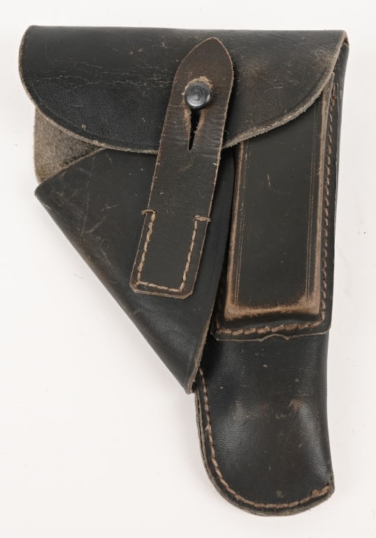 WWII ITALIAN 1935 BERETTA PISTOL HOLSTER WW2: This is the standard Grey Green Leather Italian Army issue enlisted Holster for the Beretta model 1935 Pistol. This is the correct Holster for the Italian Army proofed m1935 Beretta Pistol. Excellent.