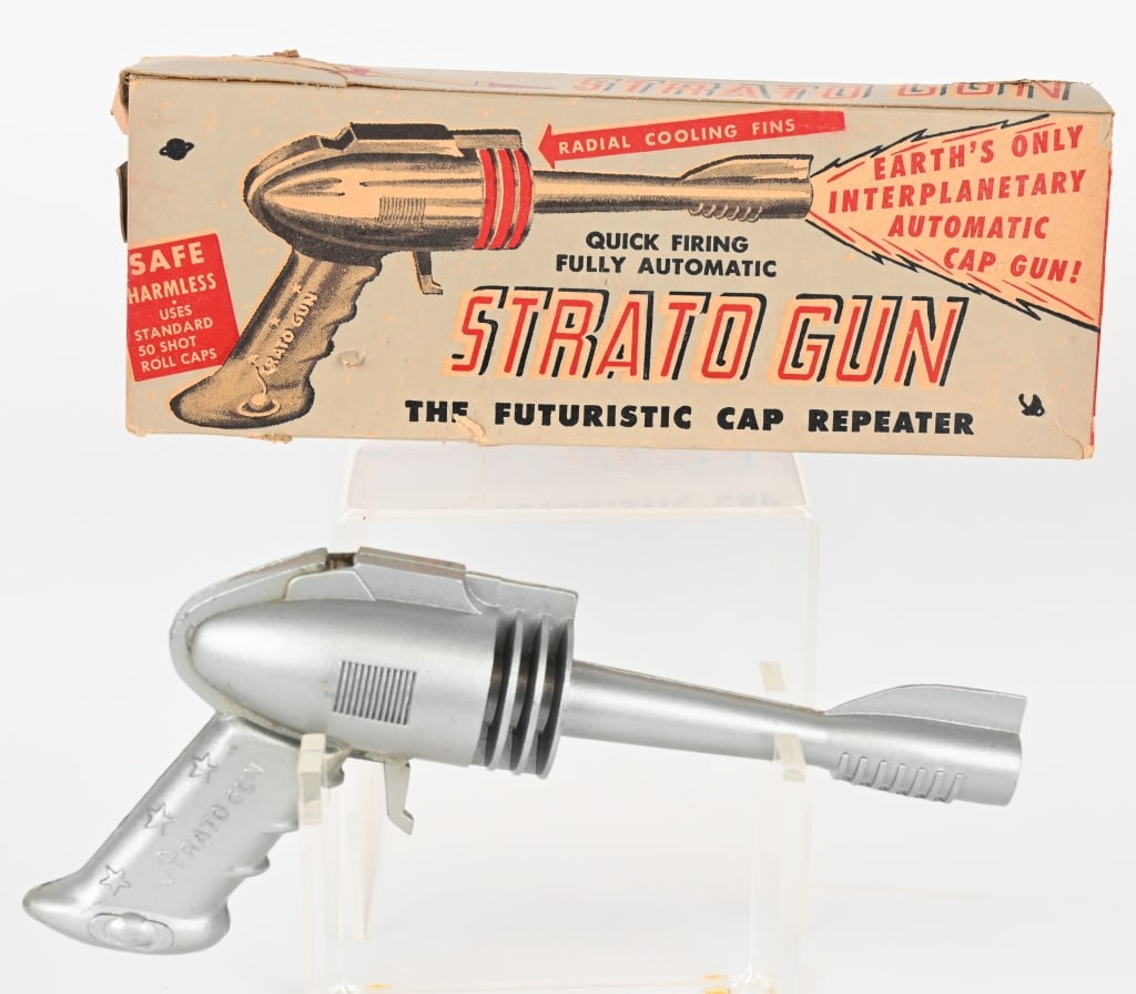 FUTURISTIC STRATO SPACE GUN w/ BOX
