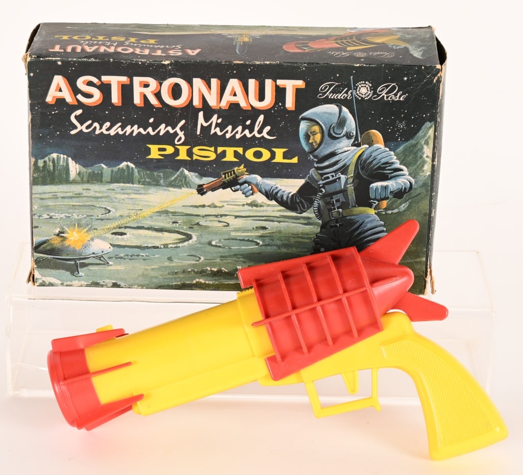 TUDOR ROSE ASTRONAUT SCREAMING MISSILE PISTOL (1 of 8)