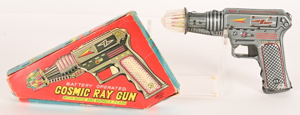 EXELO BATTERY OP COSMIC RAY GUN w/ BOX: Japan battery operated Cosmic Ray Gun. All original in great condition. Boxed 9" Excellent