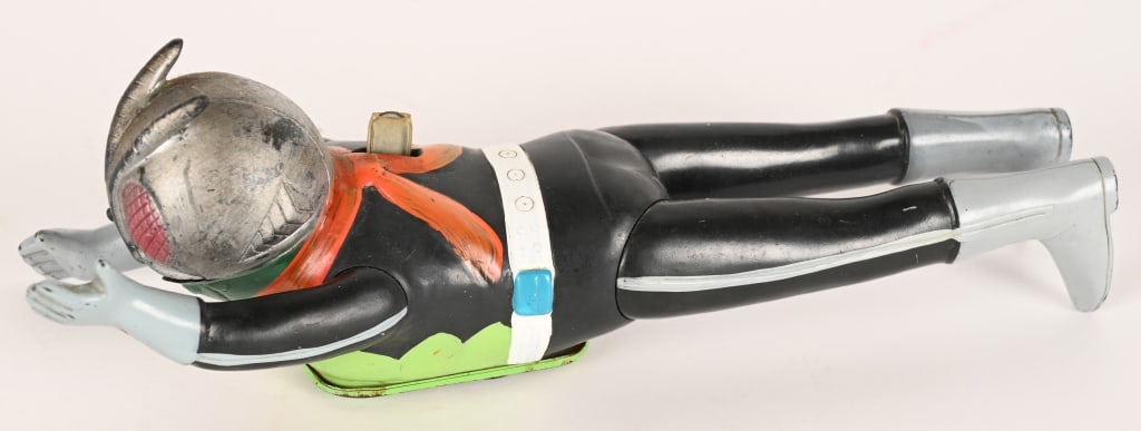 ST WINDUP KAMEN RIDER: Original windup vinyl Kamen Rider. All original with some wear. Windup works. 10 1/2" Excellent