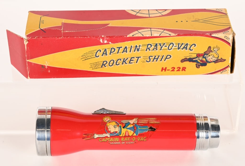 CAPTAIN RAY-O-VAC ROCKET SHIP FLASHLIGHT w/ BOX: Captain Ray-O-Vac Space Ship Flashlight. Looks never played with in Box 8 1/2" Excellent