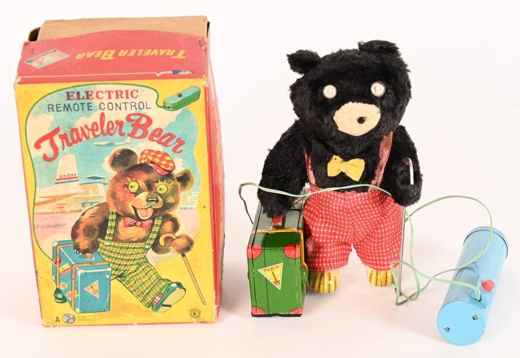 JAPAN BATTERY OP TRAVELER BEAR w/ BOX: Japan battery operated Traveler Bear. All original in great shape. Worked when tested. Boxed Excellent