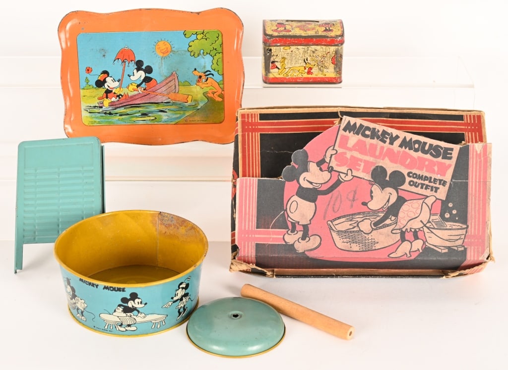 WDE MICKEY MOUSE LAUNDRY SET & MORE (1 of 9)
