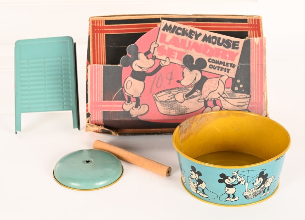 WDE MICKEY MOUSE LAUNDRY SET & MORE - 2