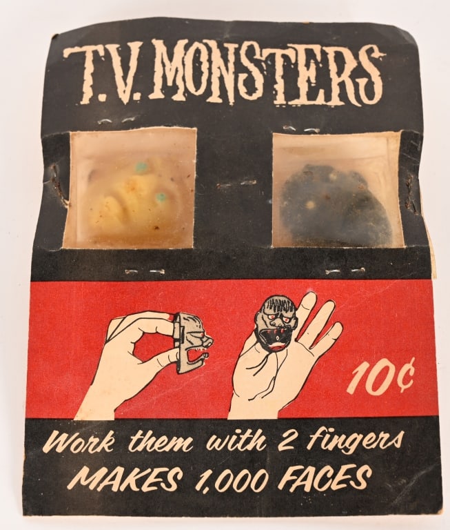 TV MONSTERS RINGS MOC: Early TV Monster Rings mint on cards. Price of 10c printed on Card. 7" Excellent