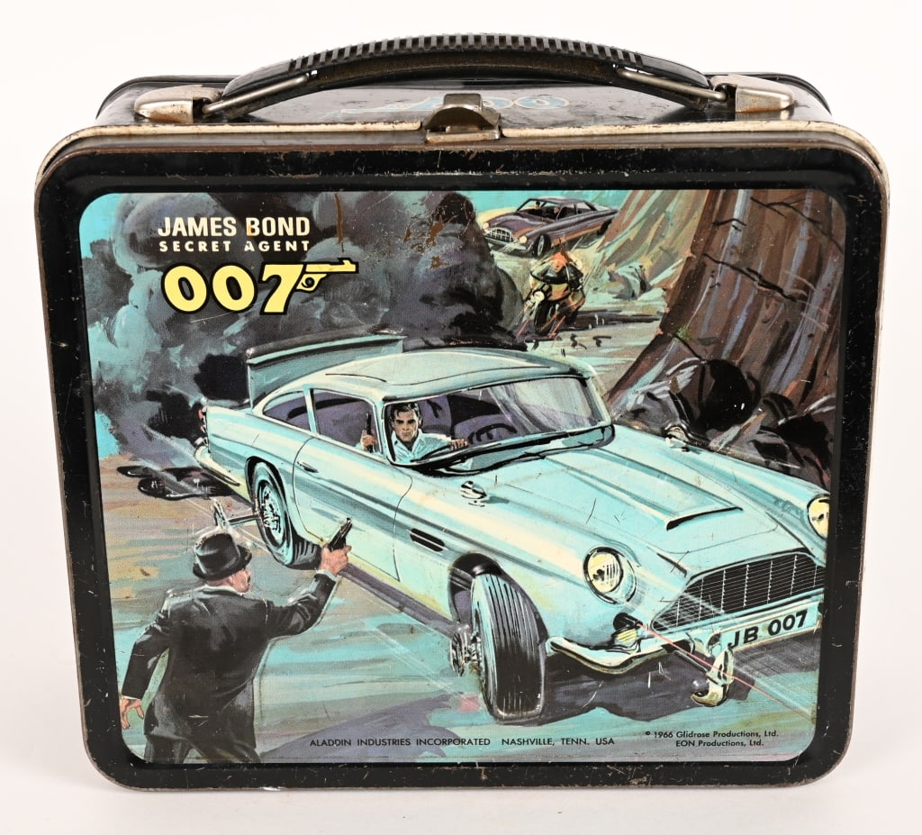 1966 JAMES BOND LUNCH BOX (1 of 5)