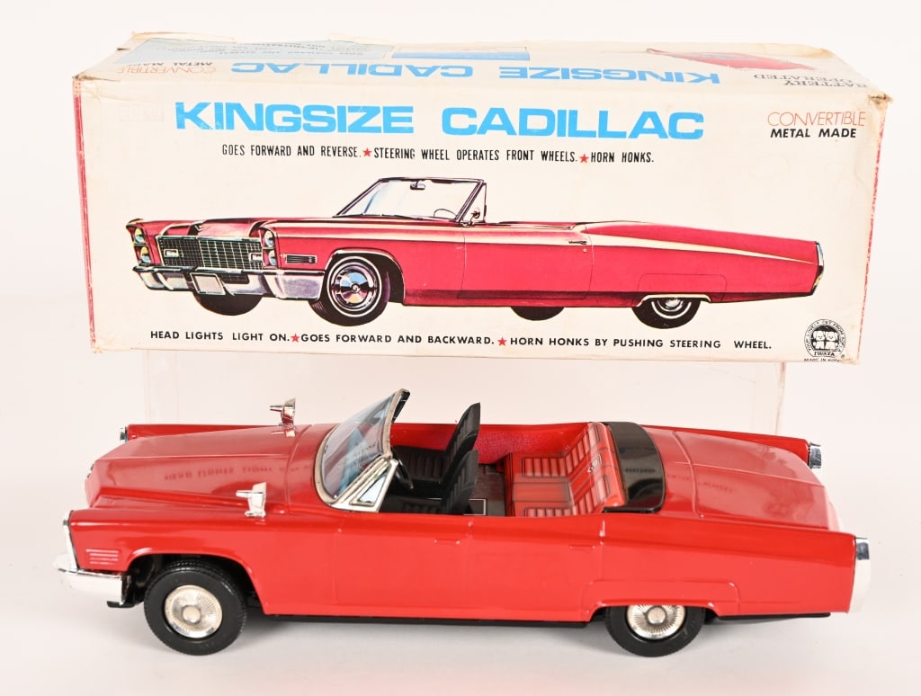 JAPAN BATTERY OPERATED KINGSIZE CADILLAC w/ BOX (1 of 7)