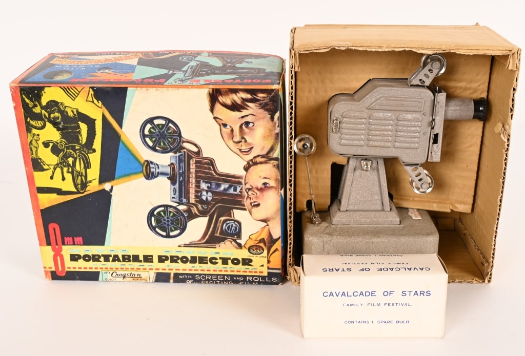 CRAGSTAN BATTERY OP PORTABLE PROJECTOR w/ BOX: Japan battery operated Portable Projector. All original in great condition with accessories. Boxed 8 1/2" Excellent