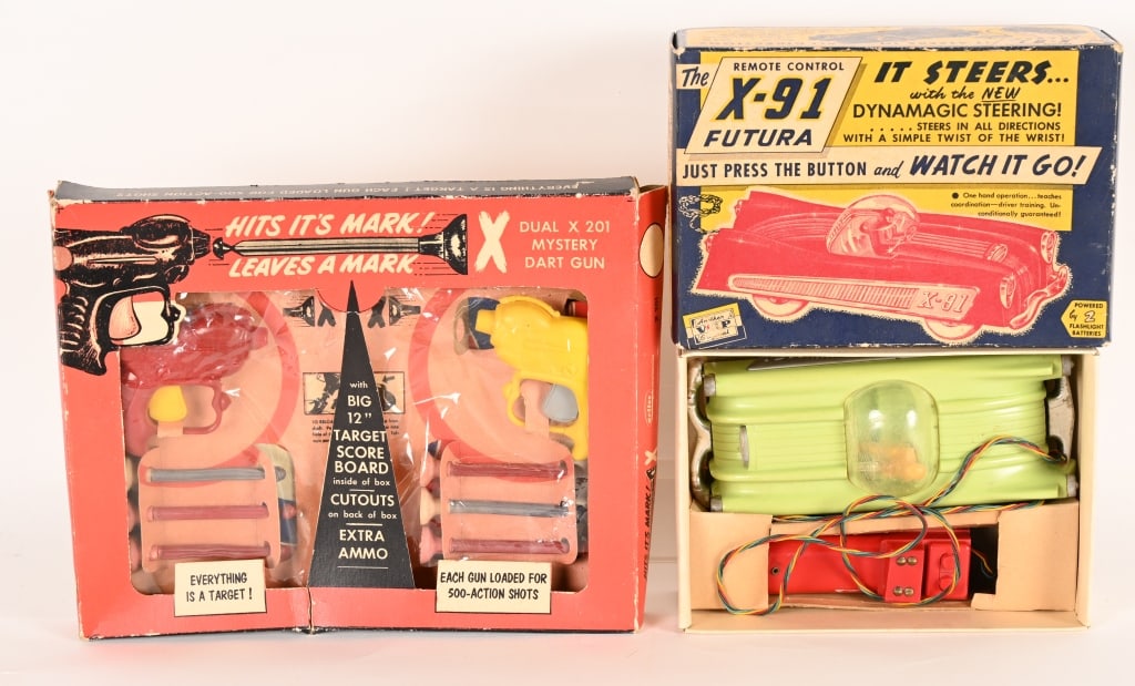 X-91 FUTURA CAR & SPACE GUN TARGET SET: Includes Vibro battery operated X-91 Futura car with Box and Arliss Space Gun Target Set in Box. Both in great shape./ 12 1/2" Excellent