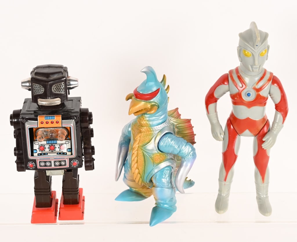 JAPAN VINYL TOYS & TIN ROBOT: Includes vinyl Ultraman and other figure. Plus tin battery operated Robot. All in great shape. Largest 11" Excellent