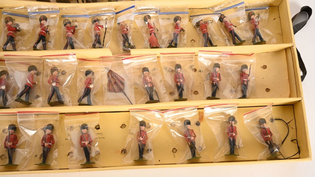 BRITAINS CHANGING OF THE GUARD w/ BOX - 10