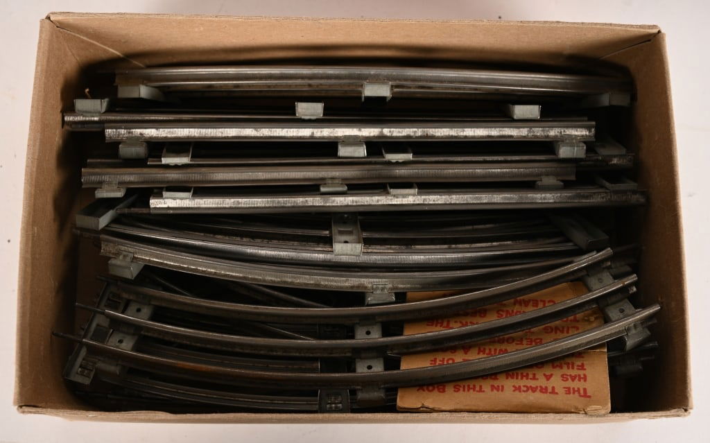 UNIQUE ART ELECTRIC TRAIN SET w/ BOX - 3