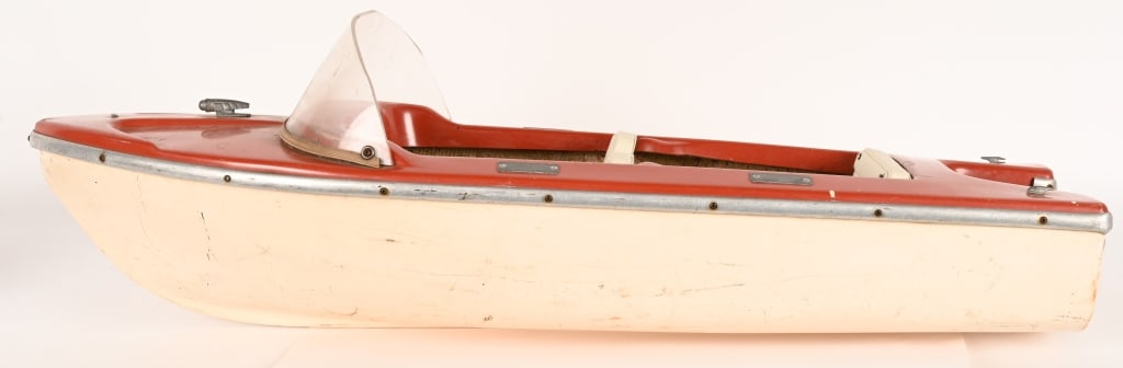 1950s PRINCECRAFT BOATS SAMEMANS SAMPLE: 42" Princecraft Boats fiberglass Salesman Sample Boat. Nice looking detailed Boat made of fiberglass with metal trim and leather interior. Used as a display for Boats produced in the 1950s. Has