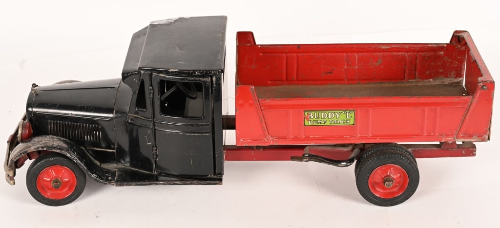 BUDDY L JUNIOR DUMP TRUCK (1 of 5)