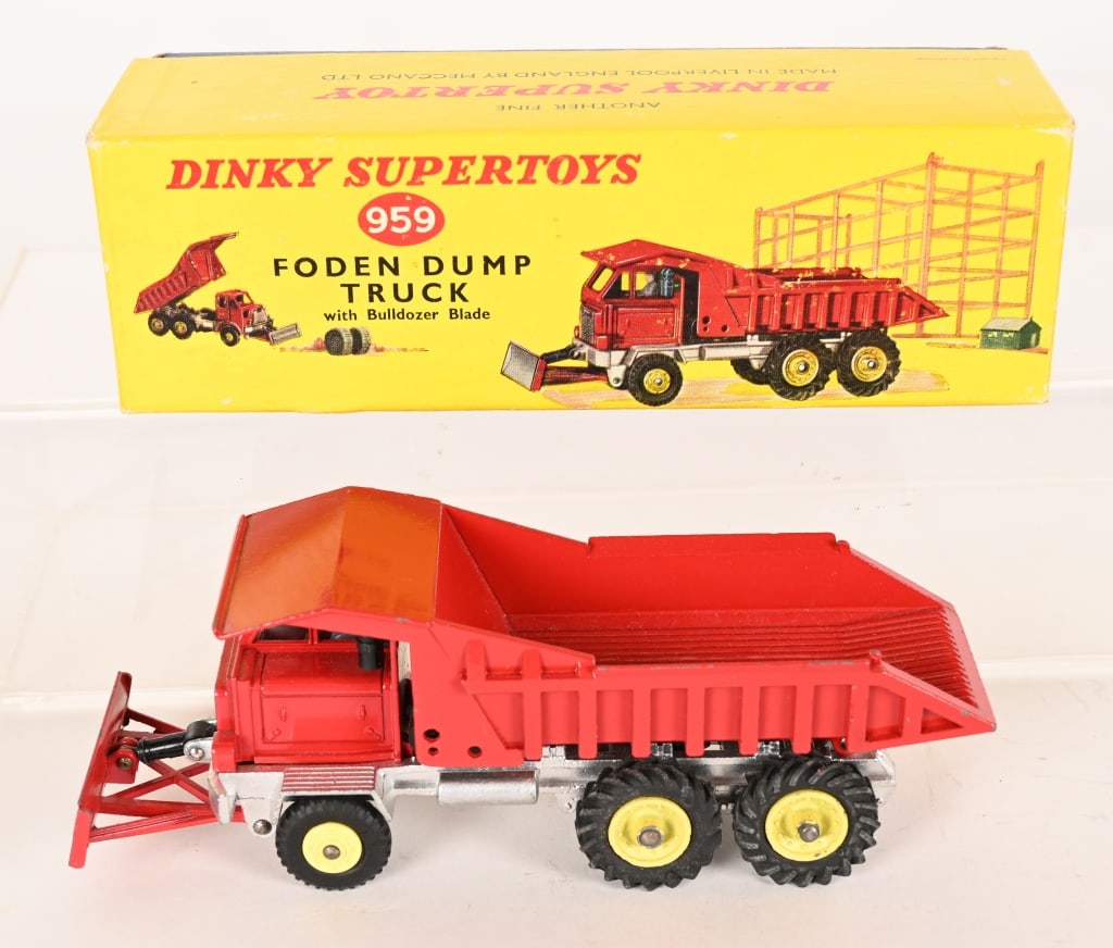DINKY SUPERTOYS FODEN DUMP TRUCK w/ BLADE (1 of 6)