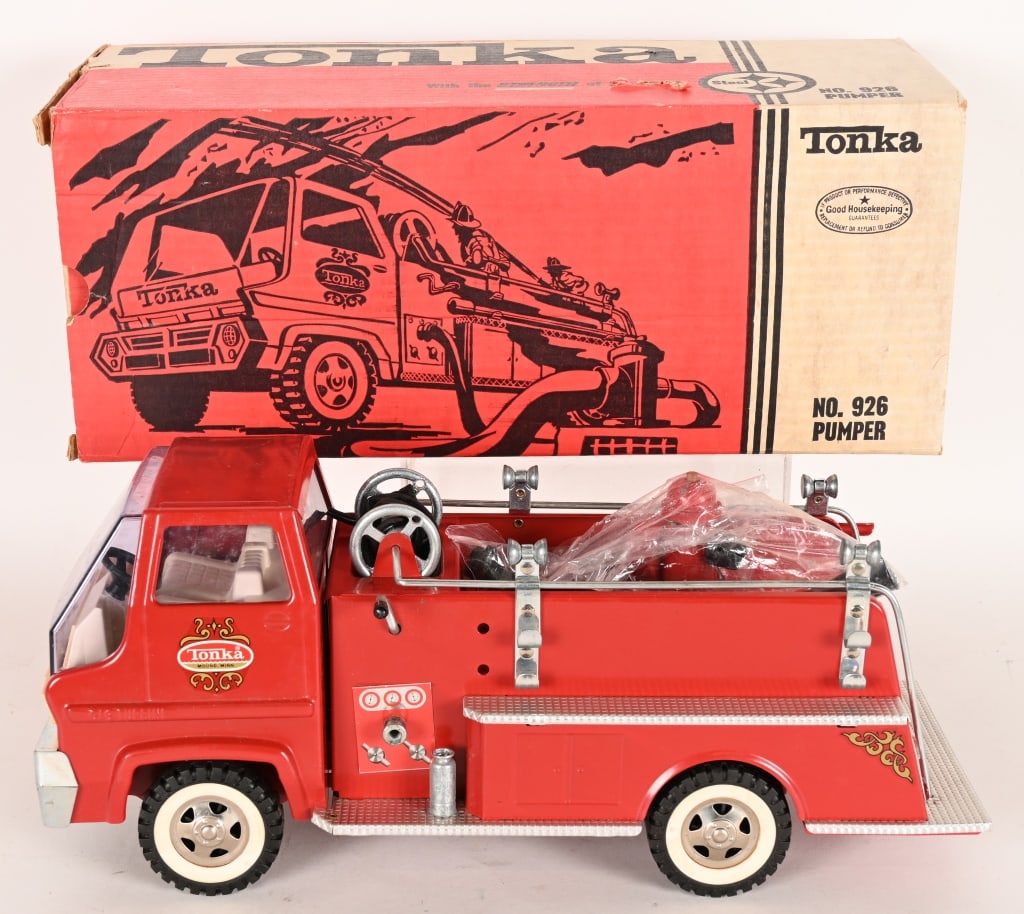TONKA PUMPER FIRE TRUCK w/ BOX: #926 Tonka Pumper. All original in great shape. Comes with accessories. Boxed 16" Excellent