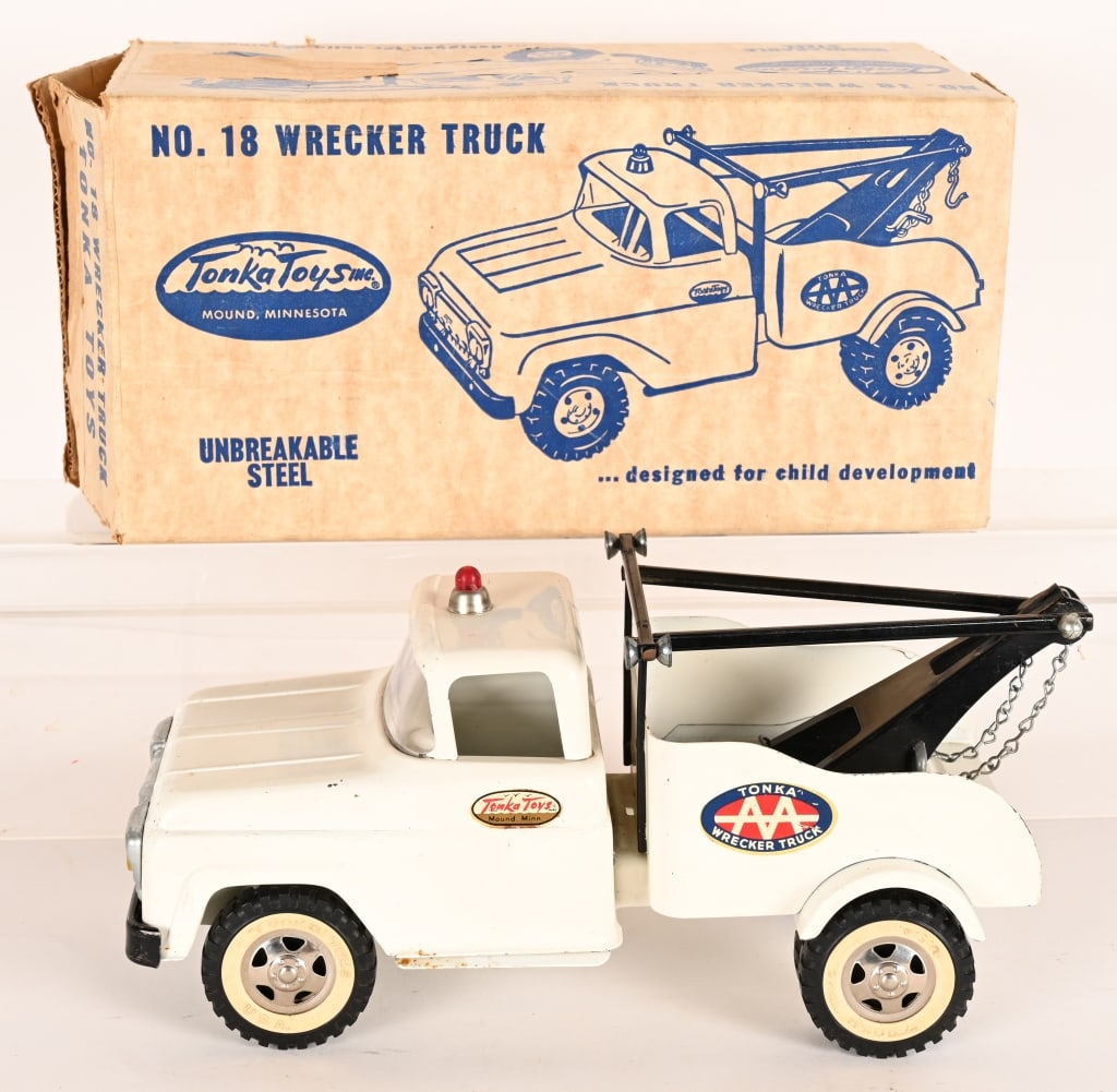 1961 TONKA WRECKER TRUCK w/ BOX (1 of 8)