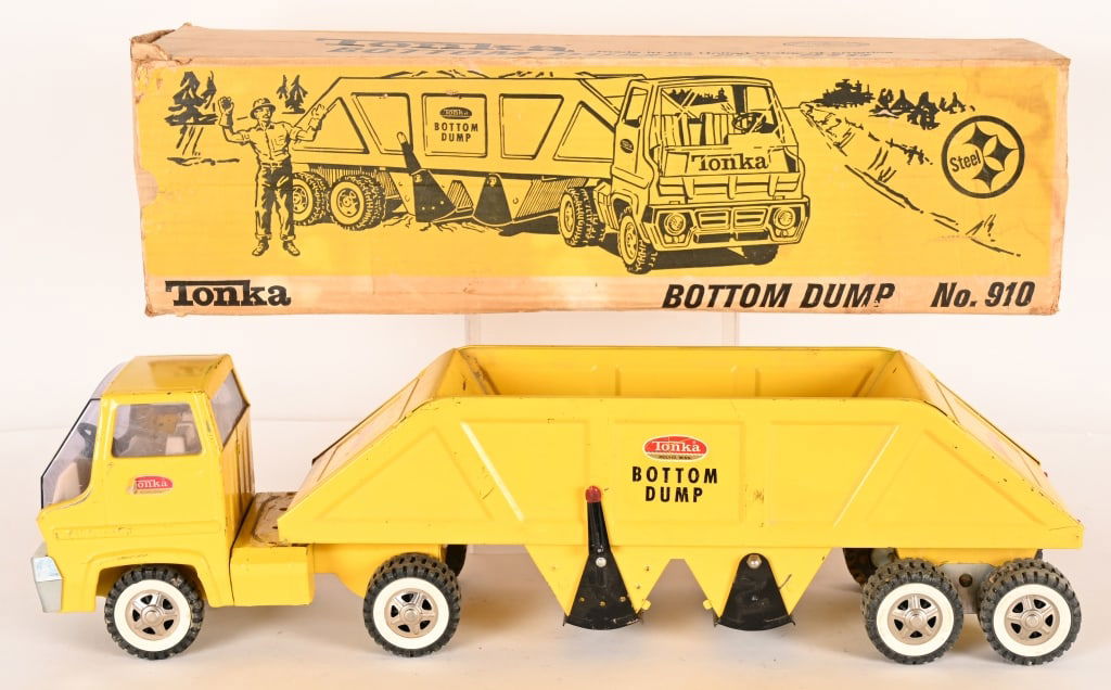 TONKA #910 BOTTOM DUMP w/ BOX: #910 Tonka Bottom Dump. All original with some minor wear. Boxed 24" Excellent