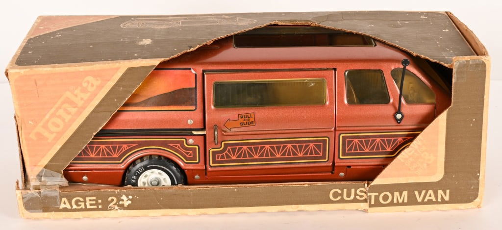 TONKA #3985 CUSTOME VAN w/ BOX: #3985 Custom Van. Never played with condition in Box. 19" Excellent