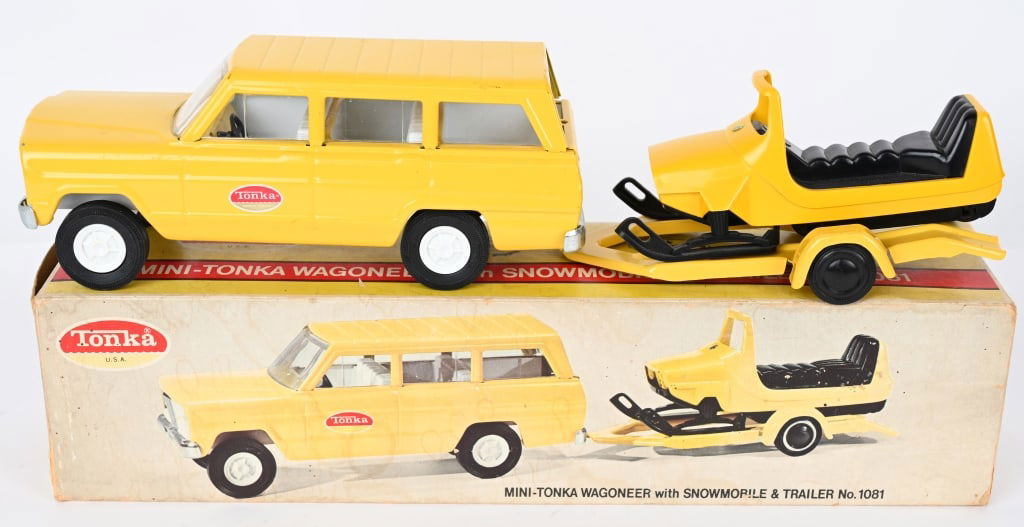 TONKA #1081 JEEP WAGONEER & SNOW MOBILE w/ BOX (1 of 9)