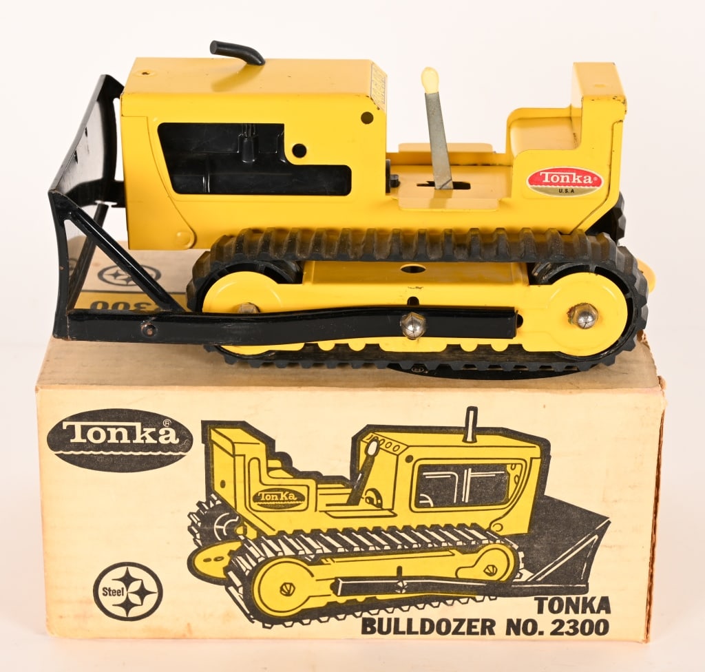 TONKA #2300 BULLDOZER w/ BOX (1 of 4)