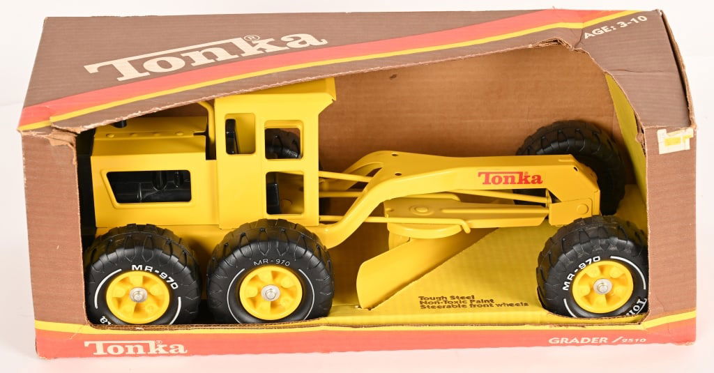 TONKA #2510 GRADER w/ BOX: #2510 Tonka Grader. Never played with sealed in Box. 18" Excellent