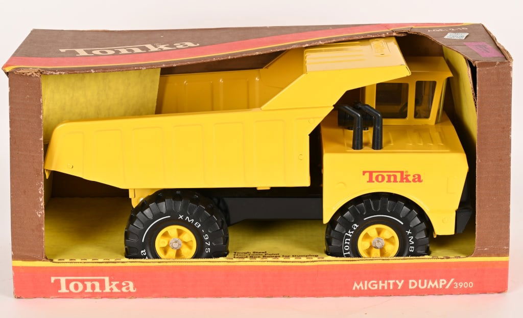 TONKA #3900 MIGHTY DUMP w/ BOX: #3900 Tonka Mighty Dump Truck. Never played with sealed in Box. 21" Near Mint