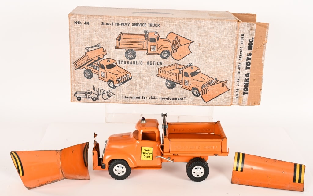 1957 TONKA 3-IN1 HI-WAY SERVICE TRUCK w/ BOX: #44 Tonka 3-in1 Hi-Way Service Truck. All original with some edge wear. Boxed 17 1/2" Excellent