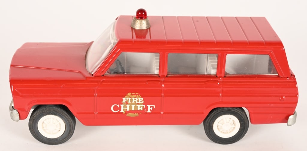 TONKA JEEP FIRE CHIEF CAR: Tonka Jeep Fire Chief Car. All original in great shape. 9" Excellent