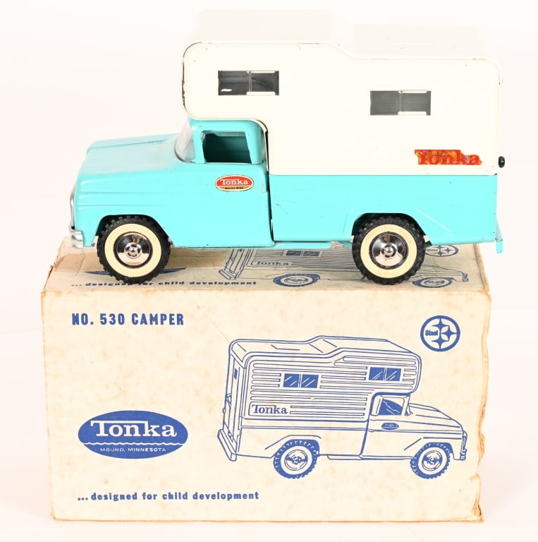 TONKA #530 CAMPER w/ BOX: #530 Tonka Camper. All original with some minor wear. With Box missing 1 side end flaps. 14" Excellent
