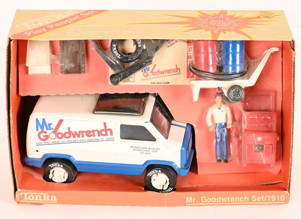 TONKA #1910 MR GOODWRENCH SET MIB: #1910 Mr Goodwrench Set. New Old Stock in Box. 14" Near Mint