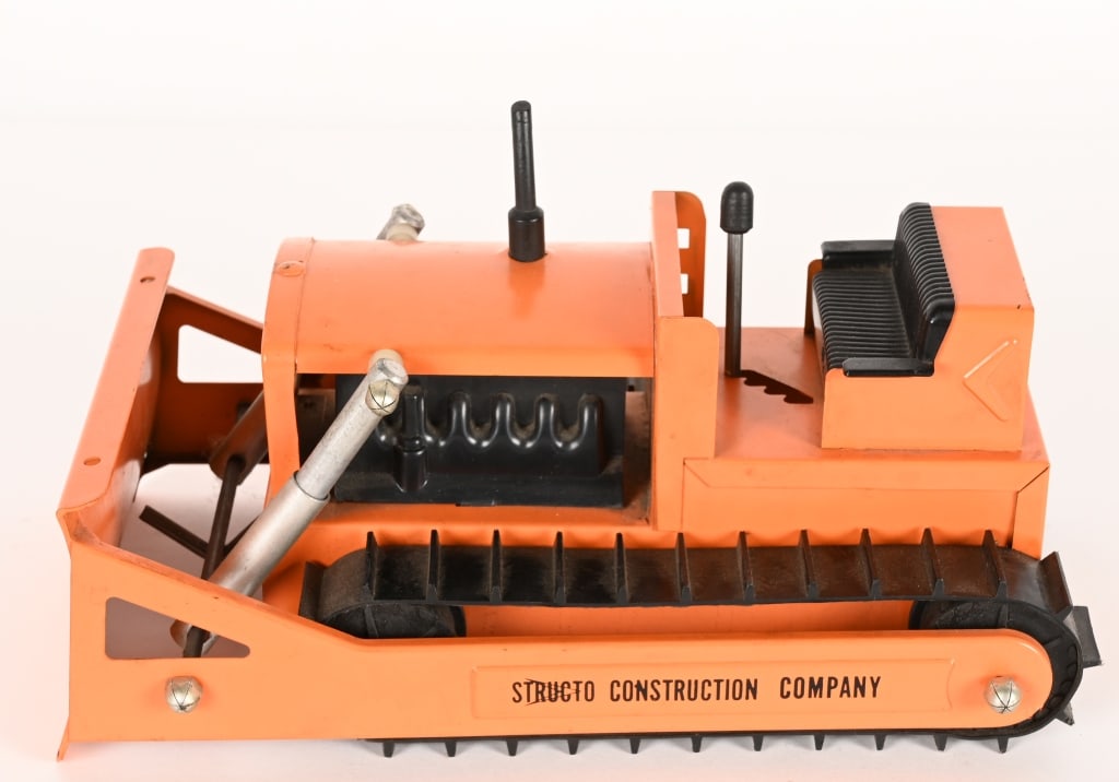 STRUCTO BULLDOZER: Structo Bulldozer. Alloriginal in great shape. 12" Excellent