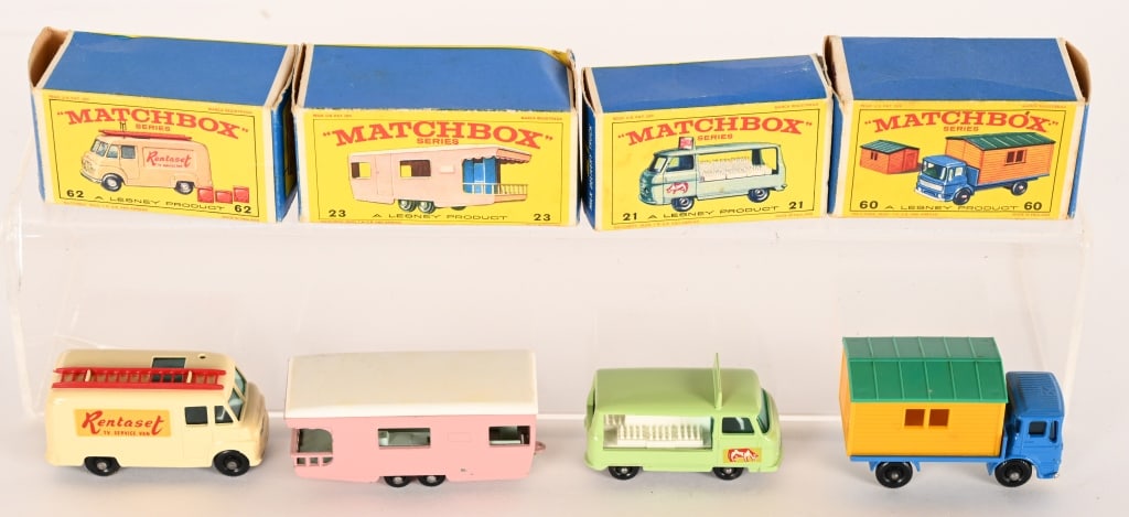 LOT OF VINTAGE MATCHBOX - 4