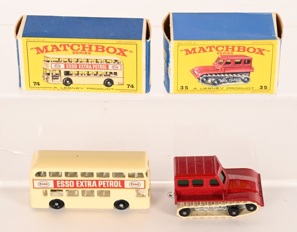 LOT OF VINTAGE MATCHBOX - 8