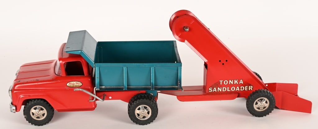 TONKA DUMP & SAND LOADER: Tonka Dump and Sand Loader. All original with some edge wear. 24" Excellent