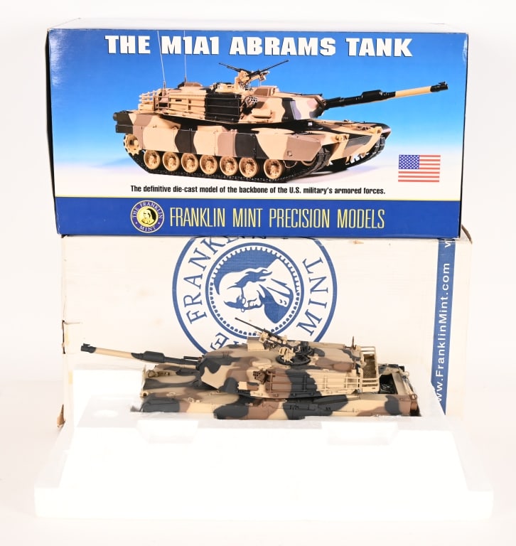 FRANKLIN MINT 1:24 M1A1 ABRAMS TANK MIB: Franklin Mint 1:24 Scale M1A1 Abrams Tank. MIB