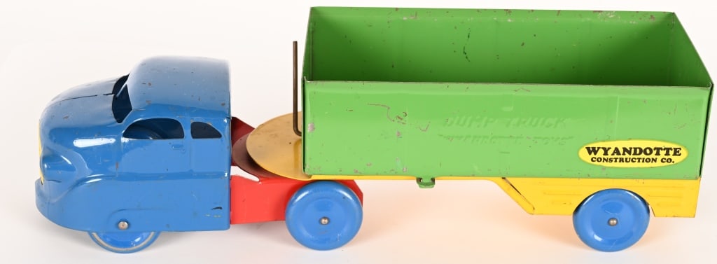 WYANDOTTE CONSTRUCTION DUMP TRUCK: All original with nice colors. 17" Excellent
