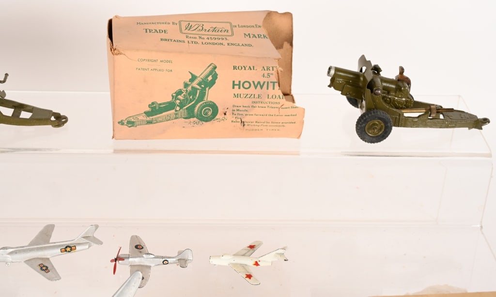 DINKY & BRITAINS - 3